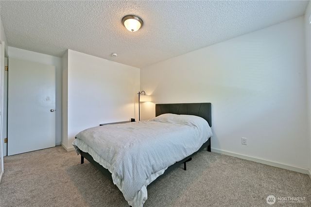 1012 E Laurel Street, Kent, WA 98030