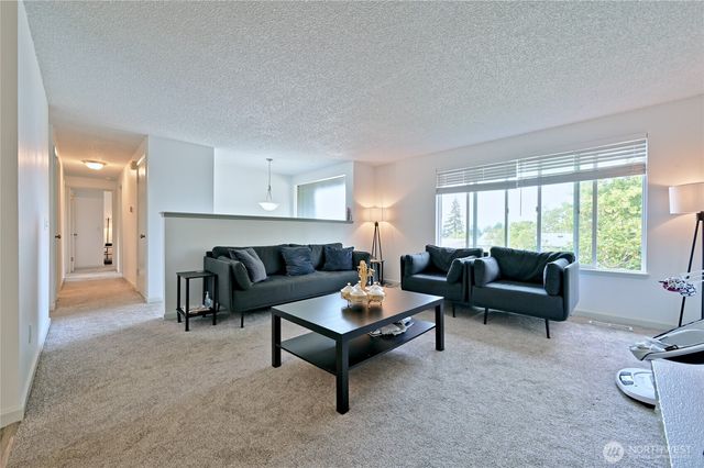 1012 E Laurel Street, Kent, WA 98030