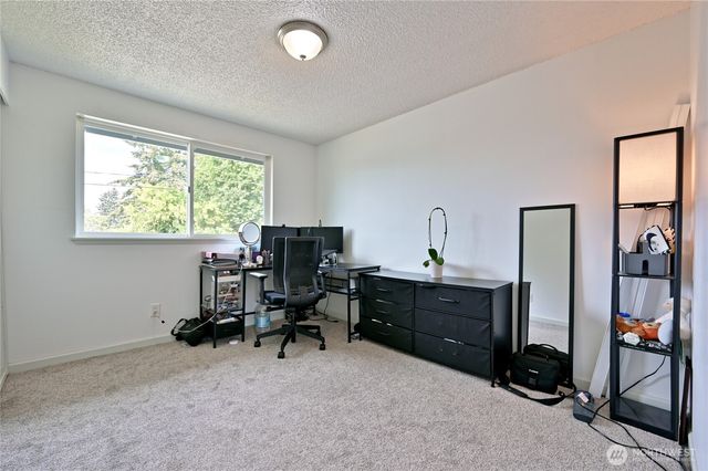 1012 E Laurel Street, Kent, WA 98030