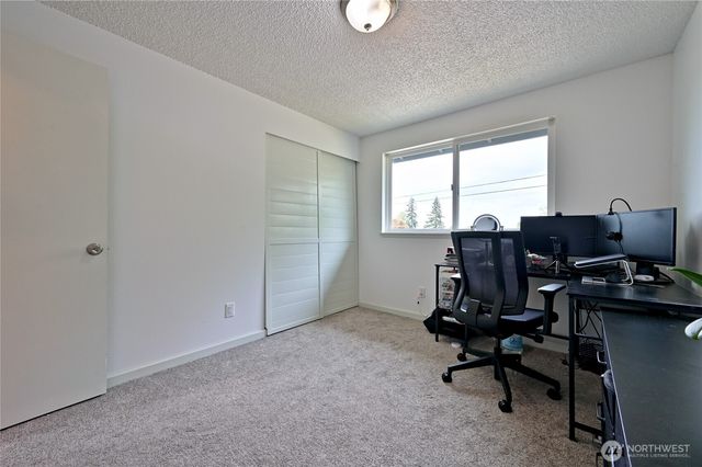 1012 E Laurel Street, Kent, WA 98030