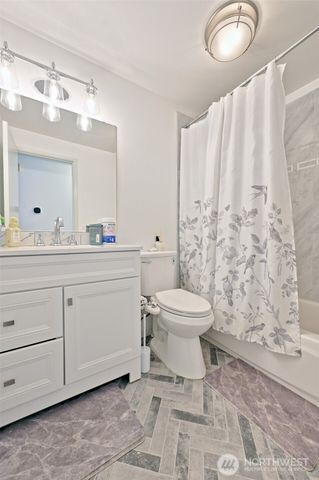 1012 E Laurel Street, Kent, WA 98030