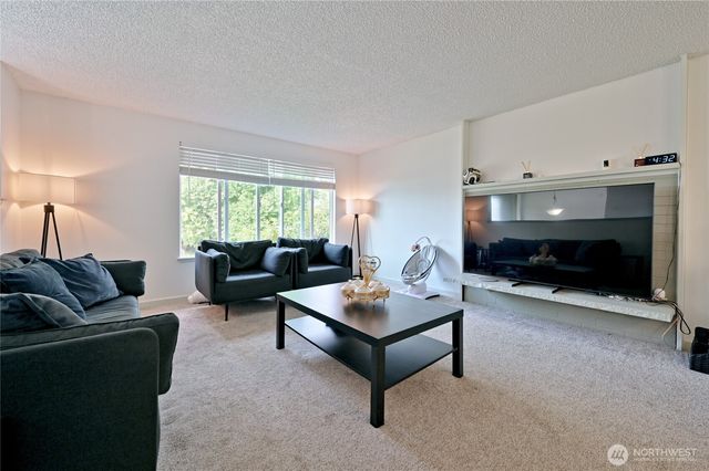 1012 E Laurel Street, Kent, WA 98030