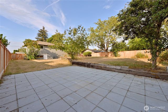 1012 E Laurel Street, Kent, WA 98030