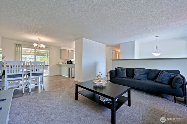 1012 E Laurel Street, Kent, WA 98030