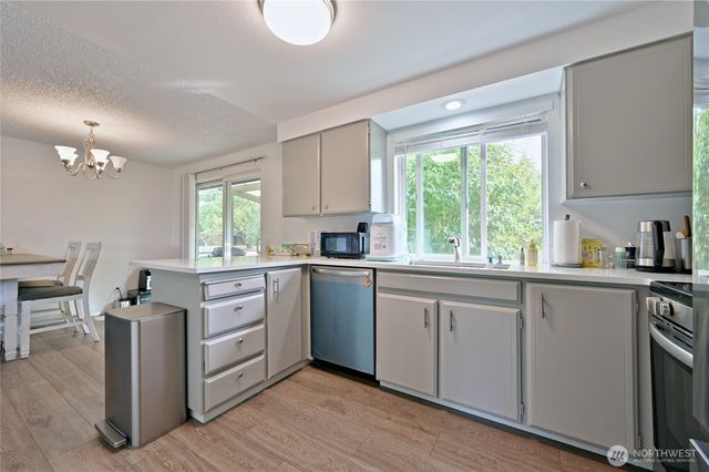 1012 E Laurel Street, Kent, WA 98030