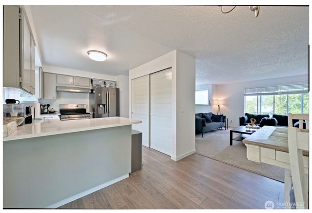 1012 E Laurel Street, Kent, WA 98030