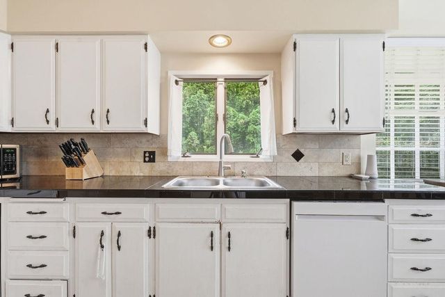 1423 E 36th Ave, Spokane, WA 99203