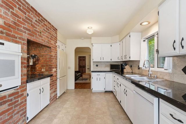 1423 E 36th Ave, Spokane, WA 99203