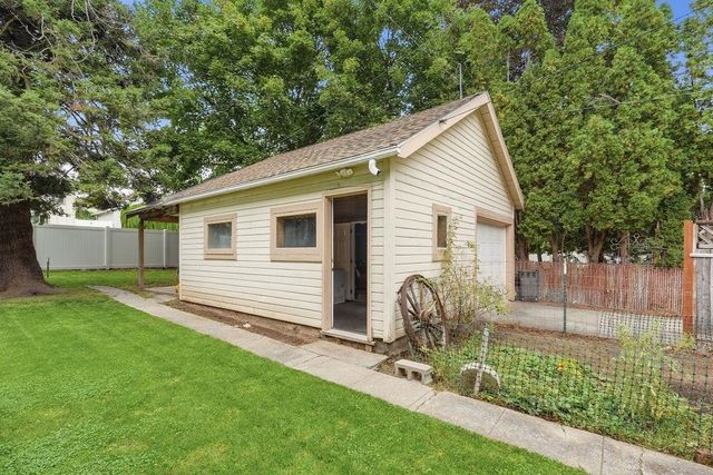 1423 E 36th Ave, Spokane, WA 99203