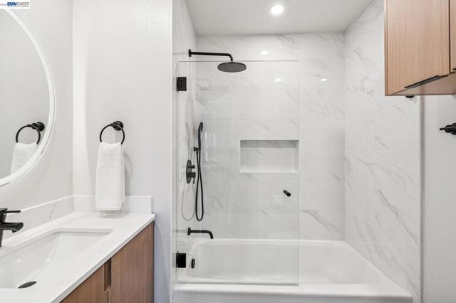 3430 Camanoe Ln, Alameda, CA 94502