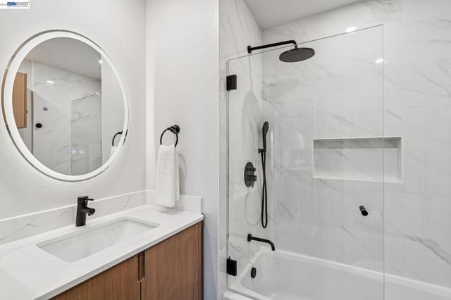3430 Camanoe Ln, Alameda, CA 94502