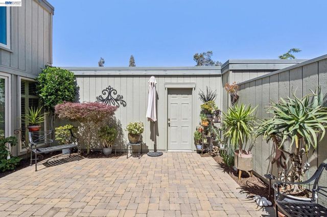 3430 Camanoe Ln, Alameda, CA 94502