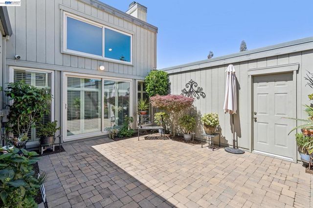 3430 Camanoe Ln, Alameda, CA 94502