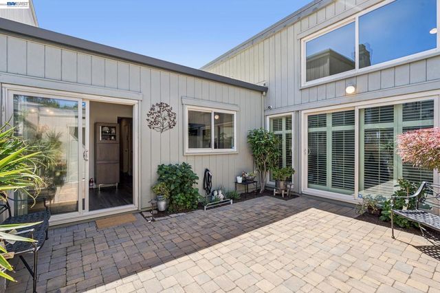 3430 Camanoe Ln, Alameda, CA 94502
