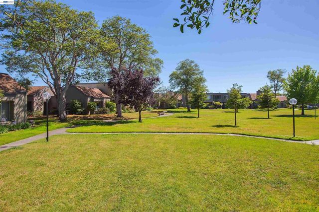 3430 Camanoe Ln, Alameda, CA 94502