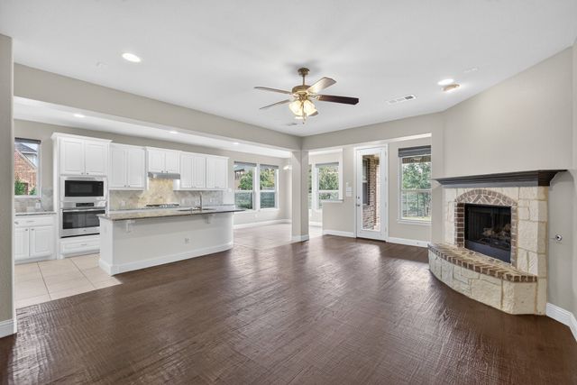 424 Fenceline Drive, Argyle, TX 76226