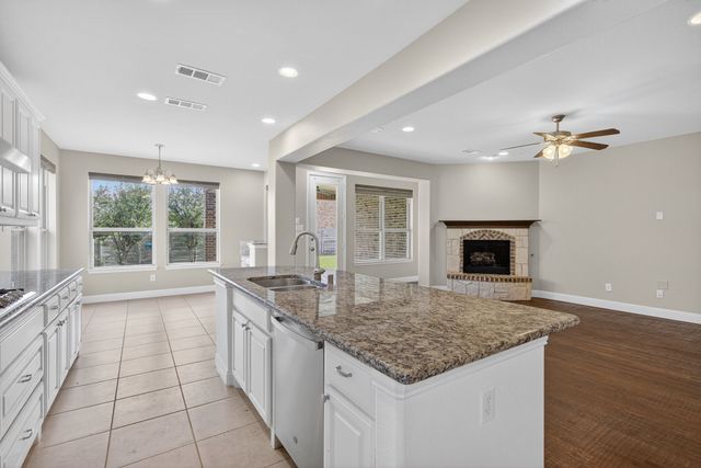 424 Fenceline Drive, Argyle, TX 76226