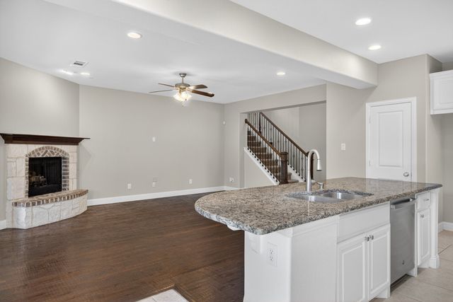 424 Fenceline Drive, Argyle, TX 76226