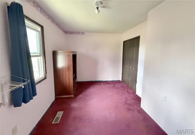 543 Frontier Lane, Bourbon, MO 65441