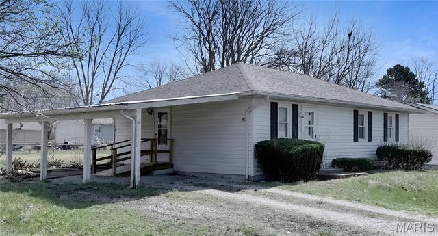 543 Frontier Lane, Bourbon, MO 65441