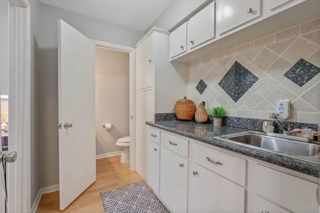 2828 S Logrun Circle, The Woodlands, TX 77380