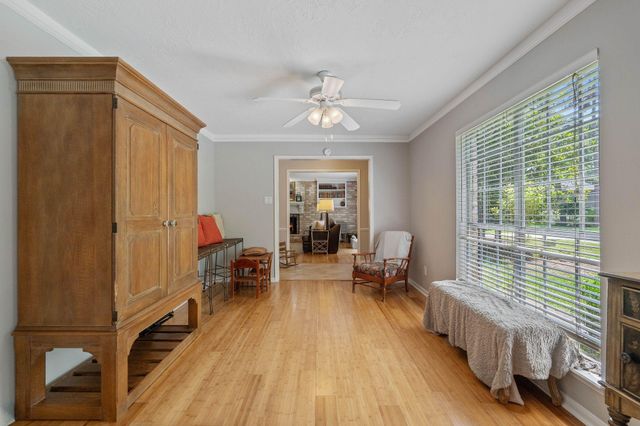 2828 S Logrun Circle, The Woodlands, TX 77380