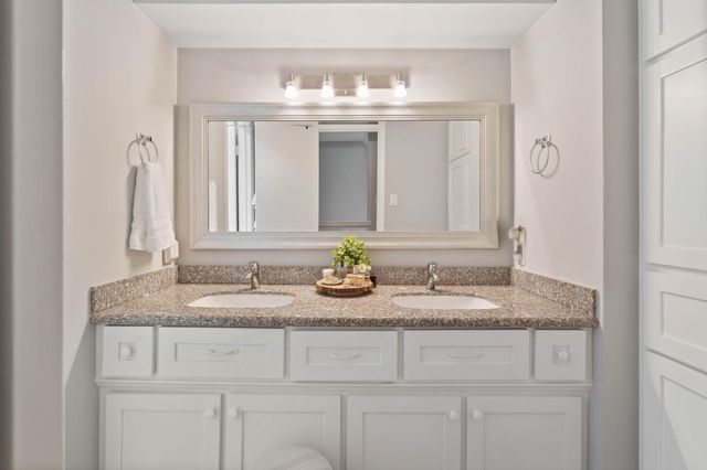 2828 S Logrun Circle, The Woodlands, TX 77380