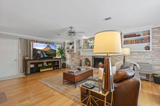 2828 S Logrun Circle, The Woodlands, TX 77380