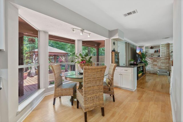 2828 S Logrun Circle, The Woodlands, TX 77380