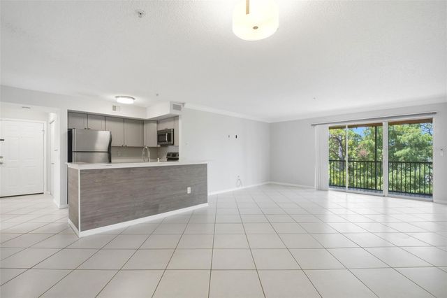 2400 FEATHER SOUND DRIVE 236, Clearwater, FL 33762