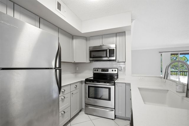 2400 FEATHER SOUND DRIVE 236, Clearwater, FL 33762