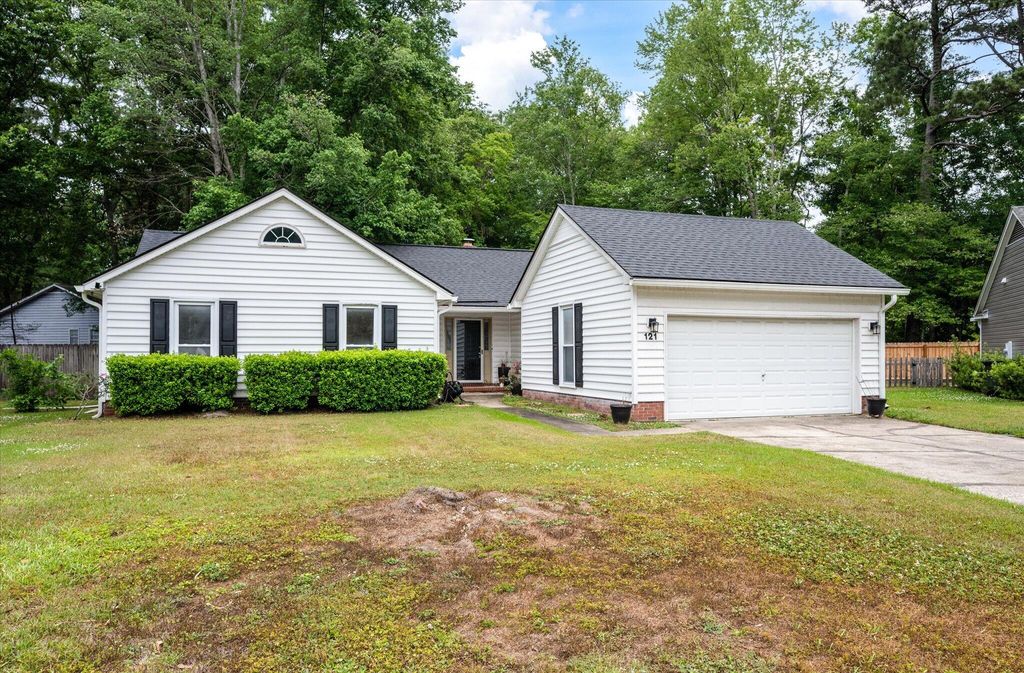 121 Hamlet Road, Summerville, SC 29485