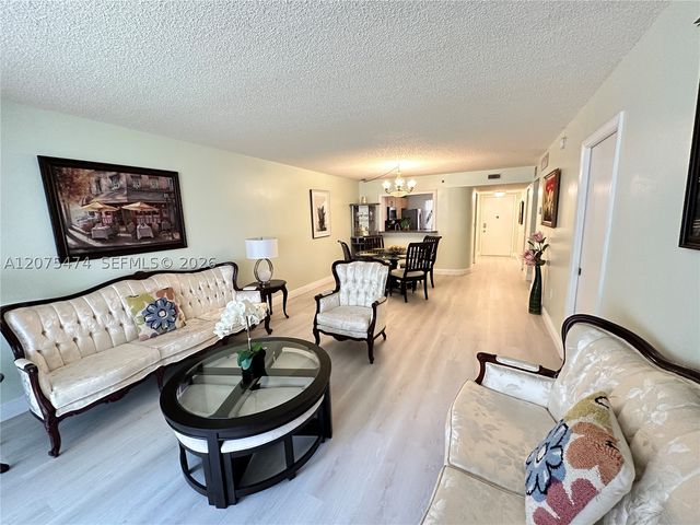 3910 Inverrary Blvd 202-B, Lauderhill, FL 33319