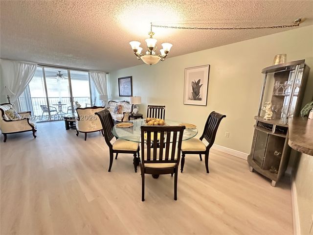 3910 Inverrary Blvd 202-B, Lauderhill, FL 33319