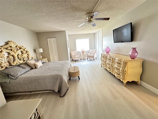 3910 Inverrary Blvd 202-B, Lauderhill, FL 33319