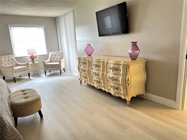 3910 Inverrary Blvd 202-B, Lauderhill, FL 33319