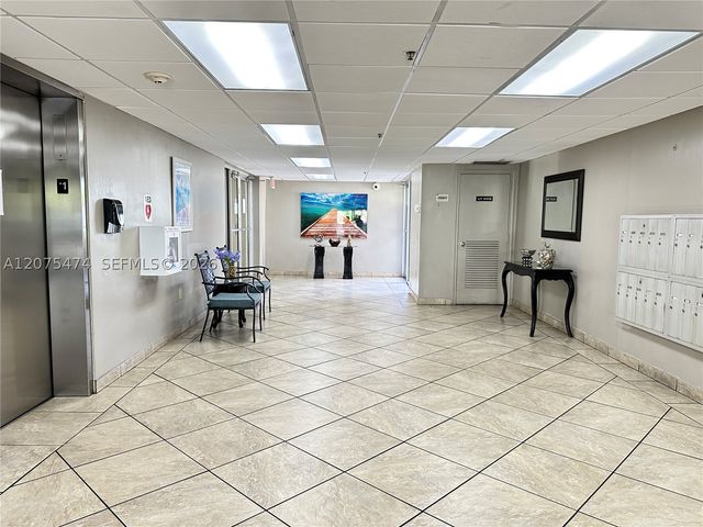 3910 Inverrary Blvd 202-B, Lauderhill, FL 33319