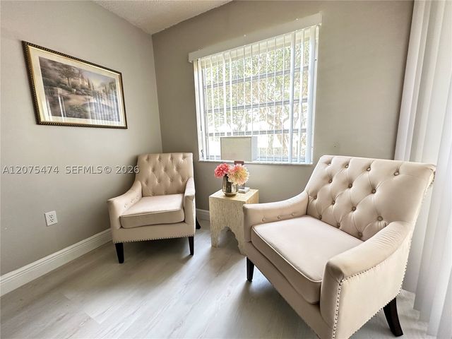 3910 Inverrary Blvd 202-B, Lauderhill, FL 33319