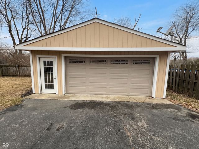 2122 Danbury Drive, Indianapolis, IN 46231