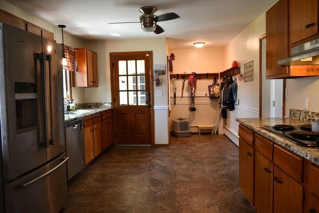 583 Whetstone Hill Rd, Somerset, MA 02726