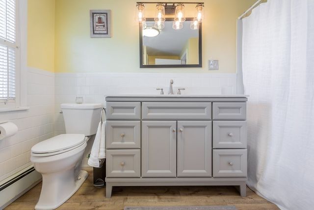 583 Whetstone Hill Rd, Somerset, MA 02726