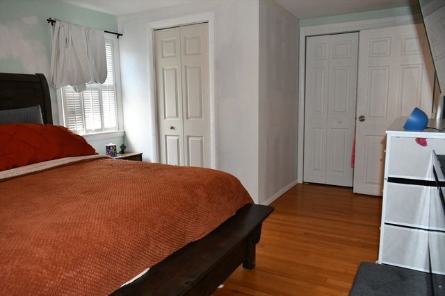 583 Whetstone Hill Rd, Somerset, MA 02726