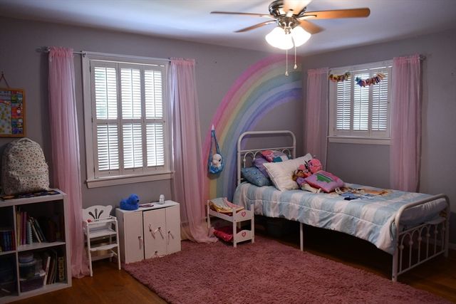 583 Whetstone Hill Rd, Somerset, MA 02726