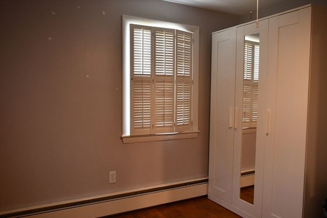 583 Whetstone Hill Rd, Somerset, MA 02726
