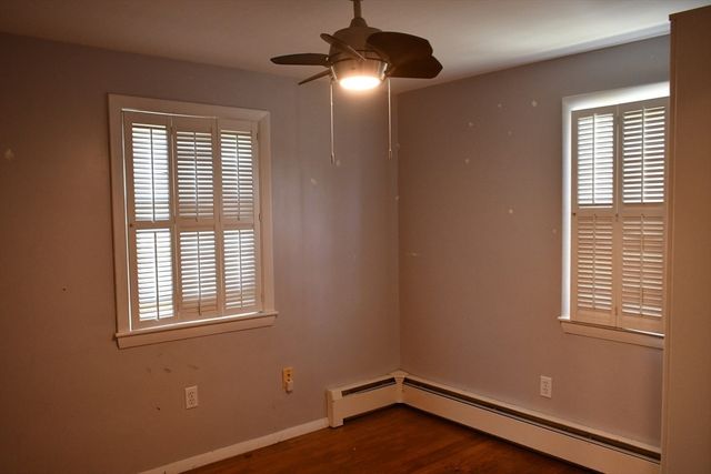 583 Whetstone Hill Rd, Somerset, MA 02726