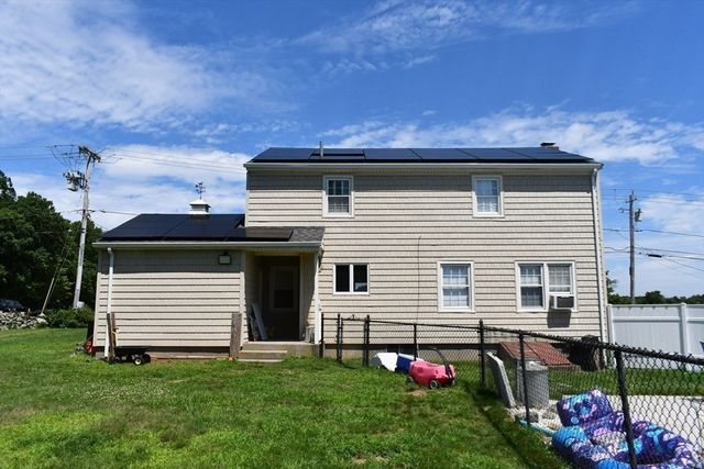 583 Whetstone Hill Rd, Somerset, MA 02726