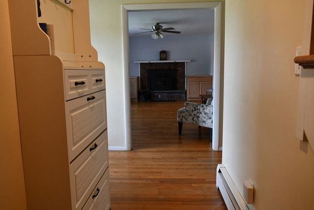 583 Whetstone Hill Rd, Somerset, MA 02726
