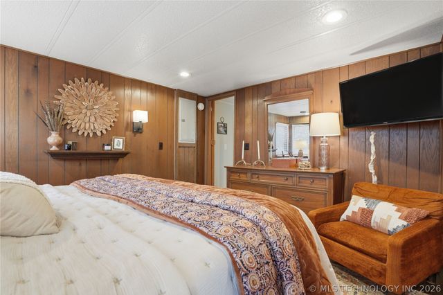 448159 E 979 Road, Vian, OK 74962