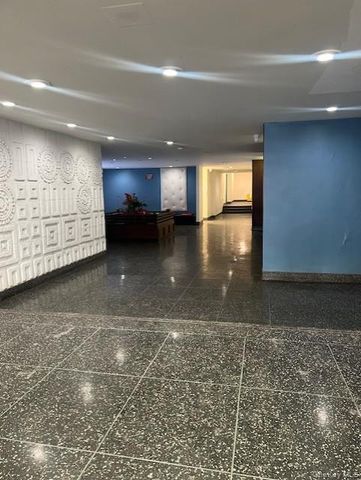 144-30 Sanford Ave Sanford Avenue 6U, Flushing, NY 11355