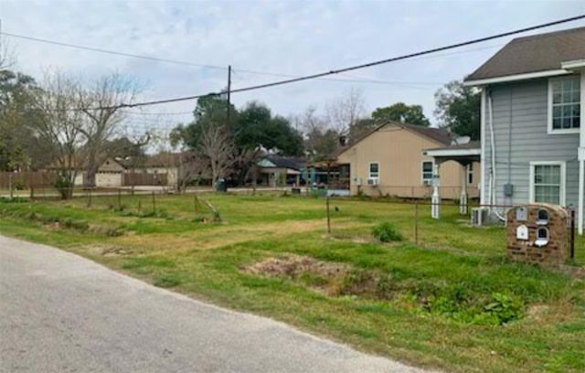 245 E Pipkin Street C, Beaumont, TX 77705